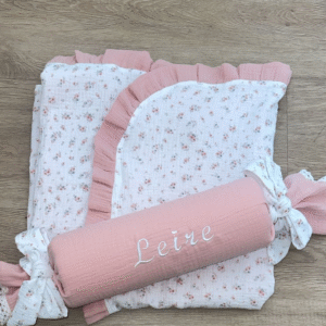 Cojín artesanal para bebé hecho a mano